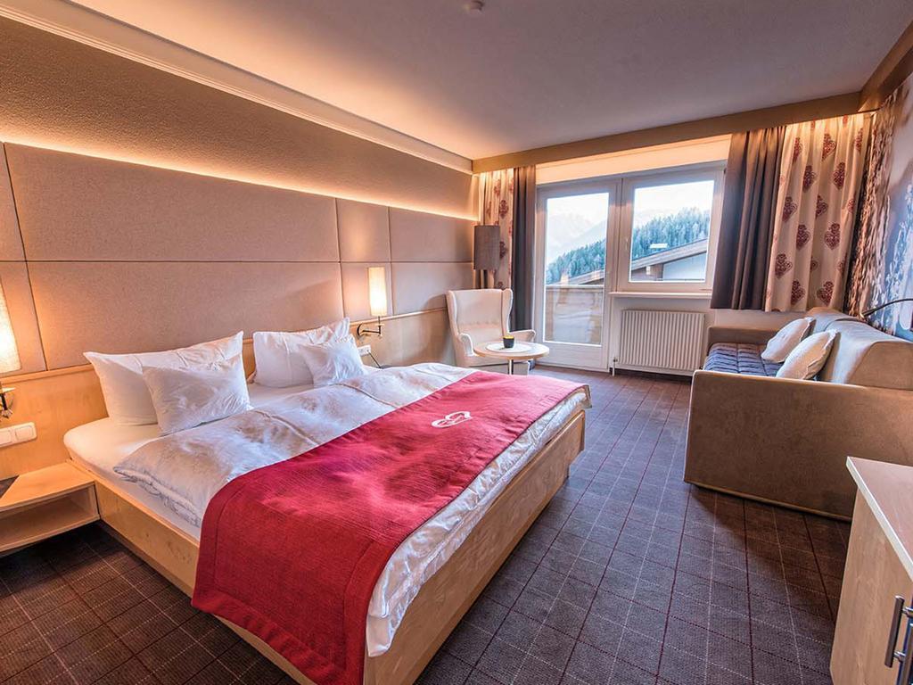 Hotel Universo Зерфаус Екстер'єр фото