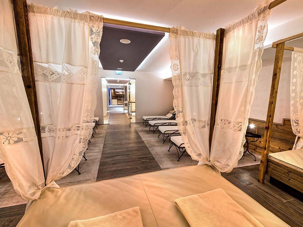 Hotel Universo Зерфаус Екстер'єр фото