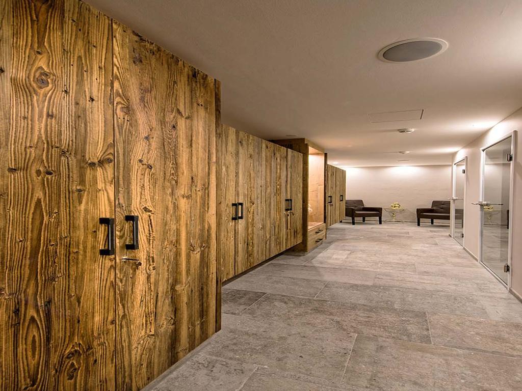 Hotel Universo Зерфаус Екстер'єр фото