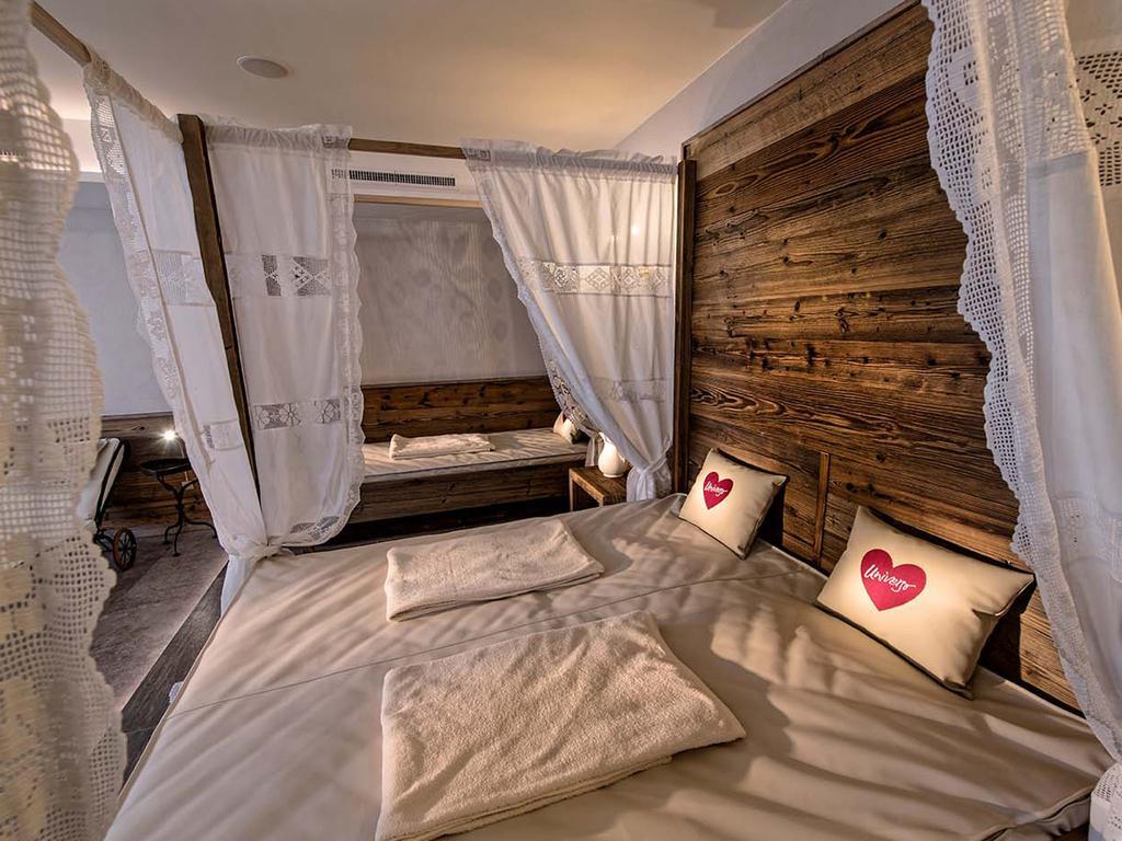 Hotel Universo Зерфаус Екстер'єр фото