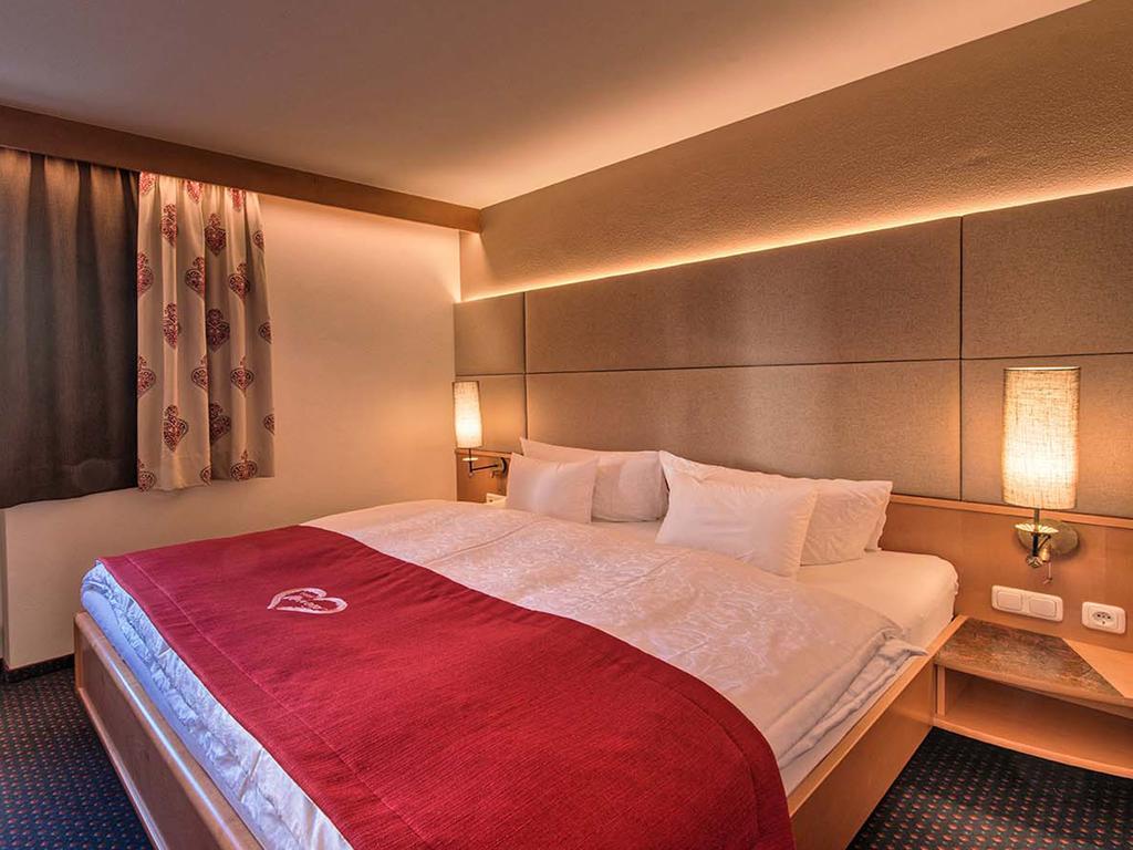 Hotel Universo Зерфаус Номер фото